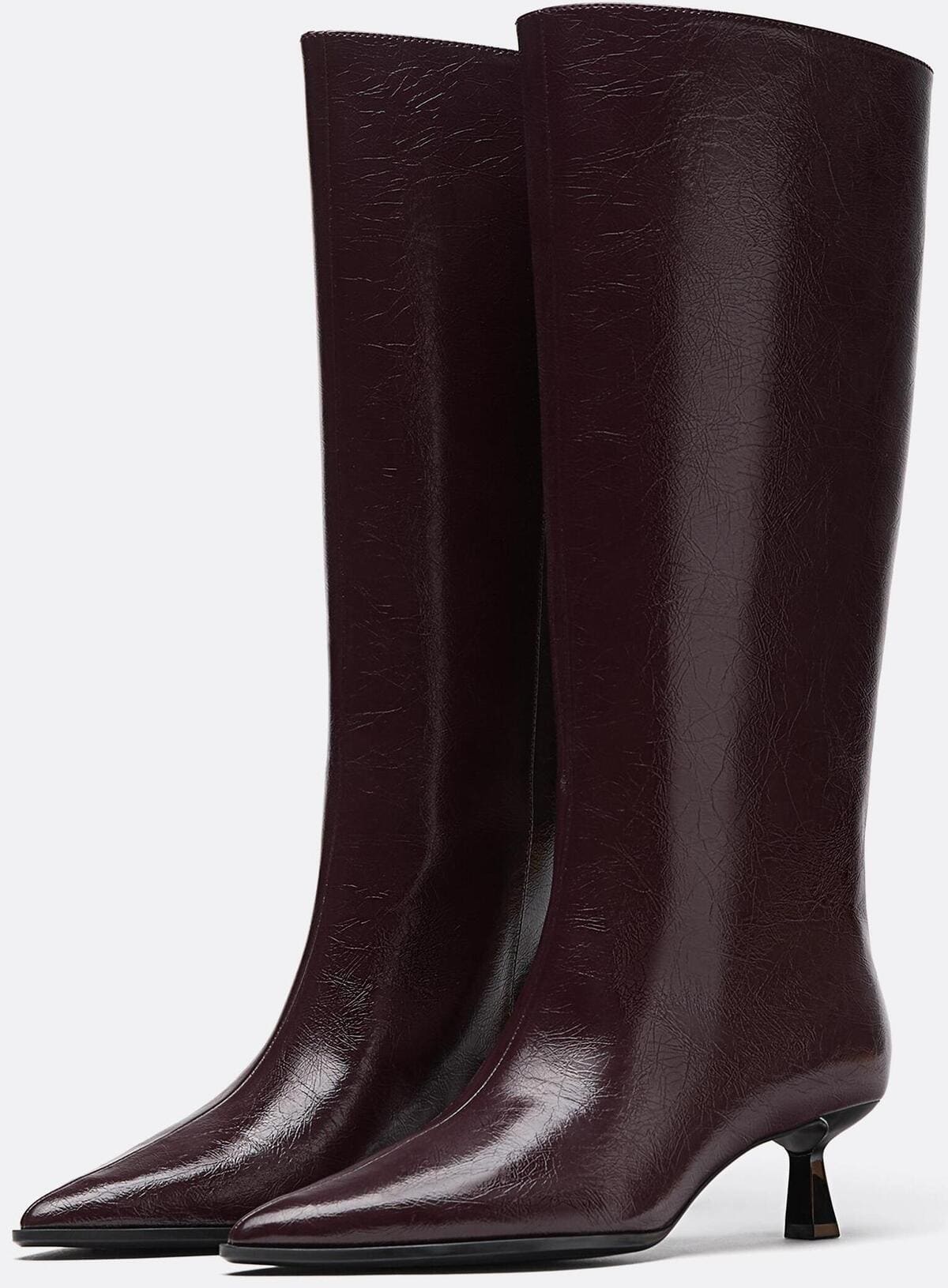 Las nuevas botas con tacón kitten en color burgundy de Stradivarius