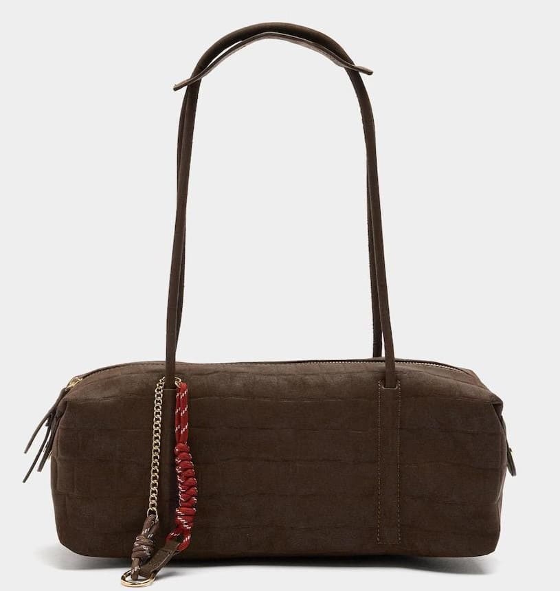 Bolso de hombro rectangular con cierre de cremallera y detalle de llavero extraíble