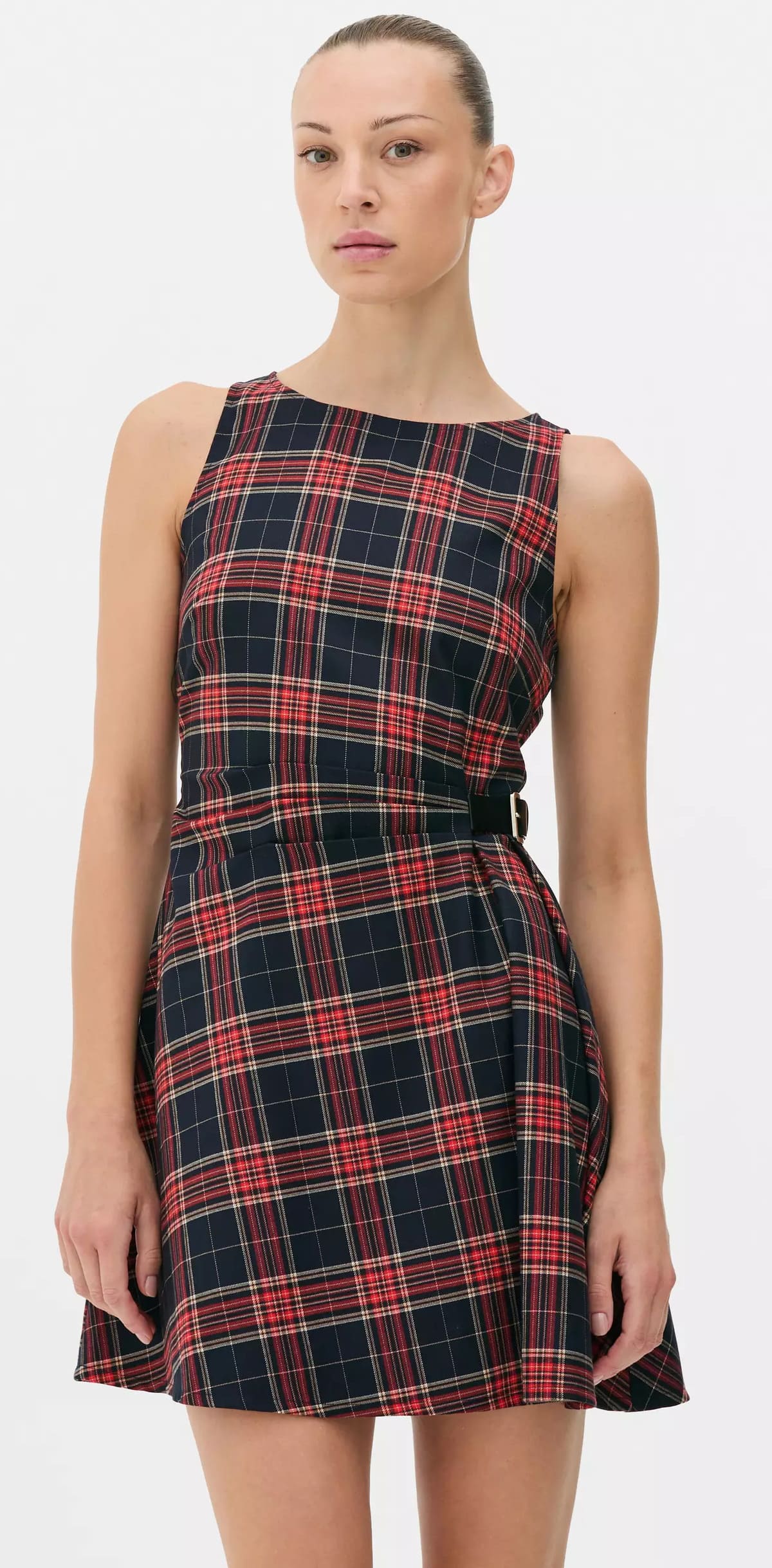 El nuevo vestido corto tipo kilt de tartán de Rita Ora en Primark