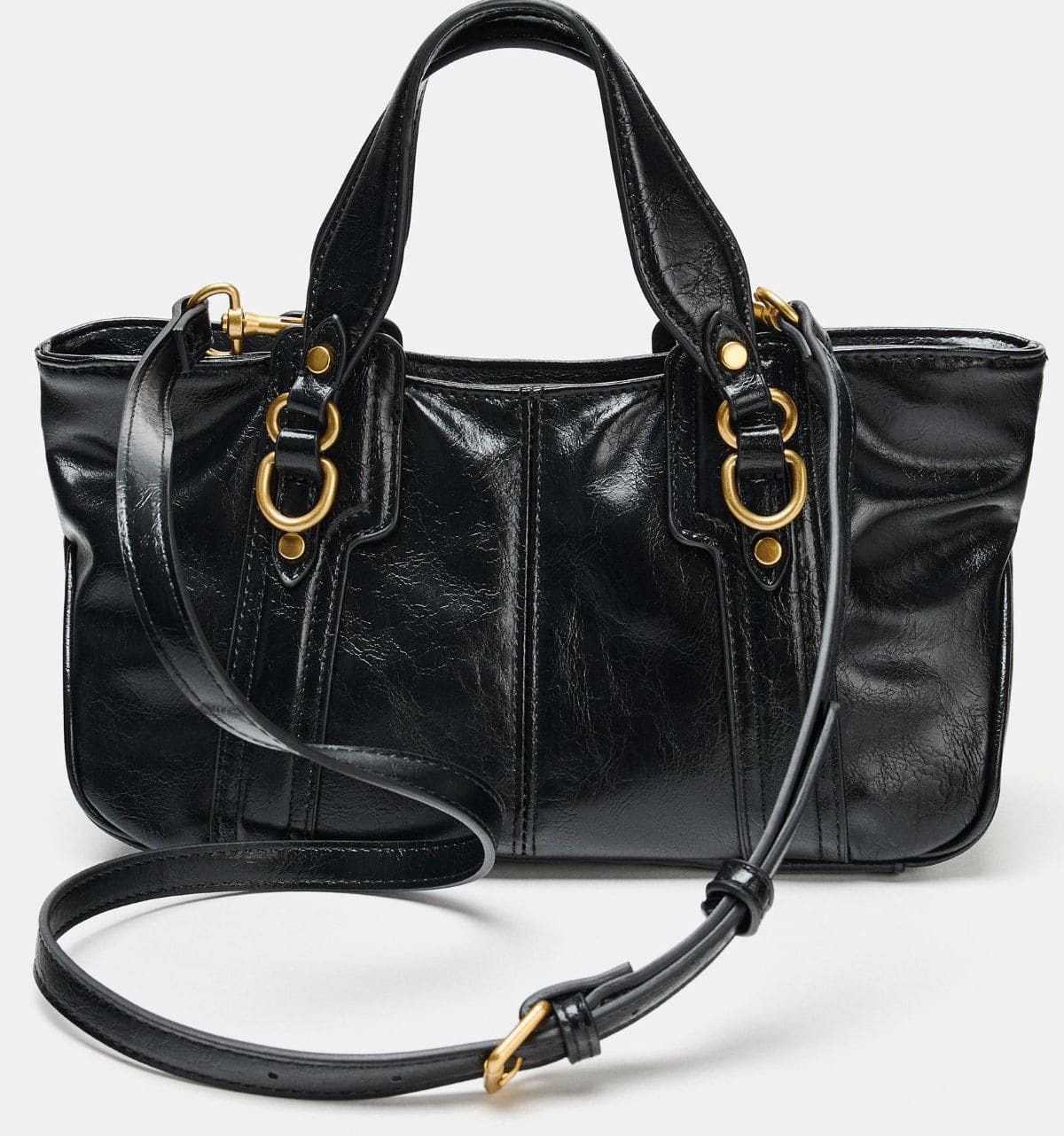 Bolso detalle metálico de Zara