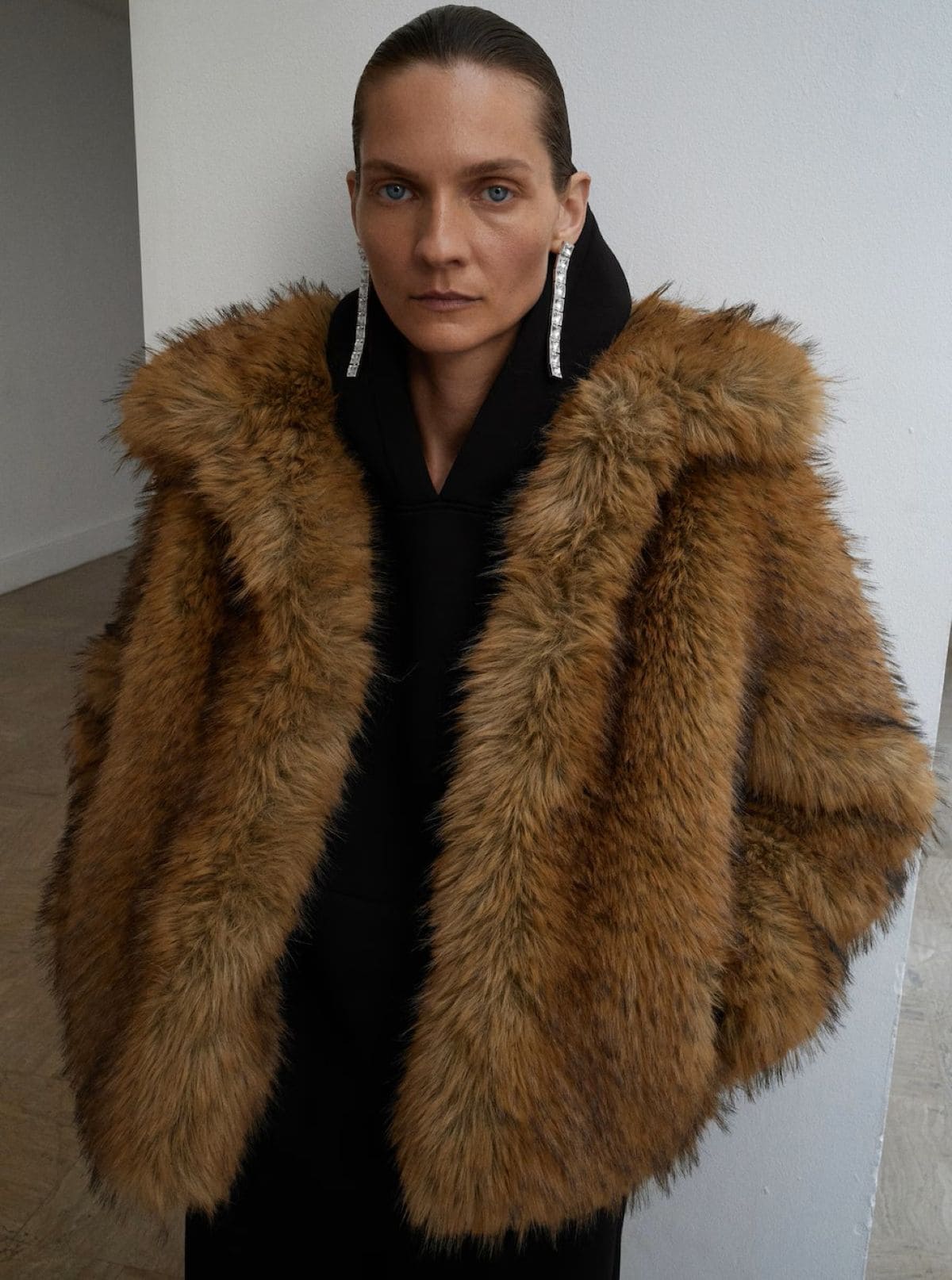 Chaqueta efecto pelo solapas de Mango