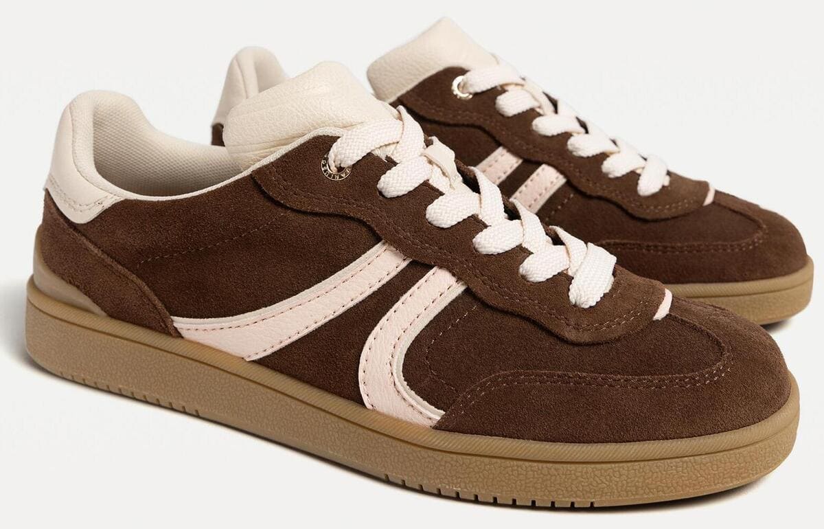 Las zapatillas casual de piel en color marrón de Stradivarius