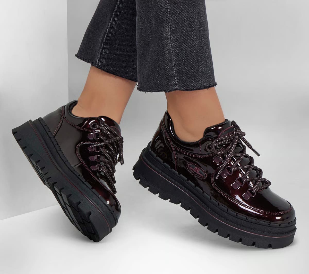 Los nuevos mocasines Jammers - Cool Block en color borgoña de Skechers