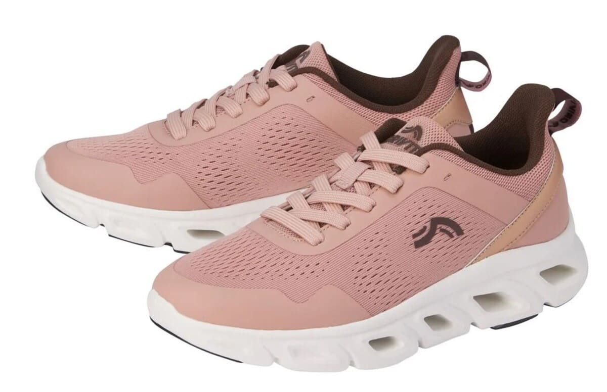 Zapatillas de deporte con suela perforada