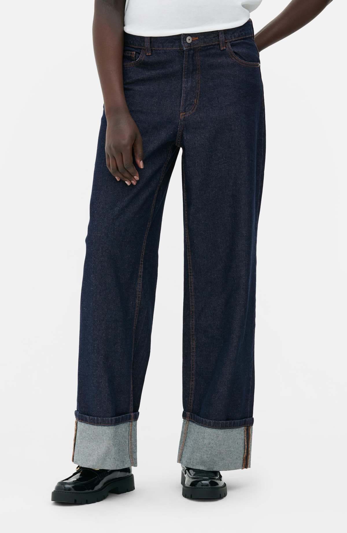 Vaqueros de pernera recta con bajo vuelto Rita Ora de Primark