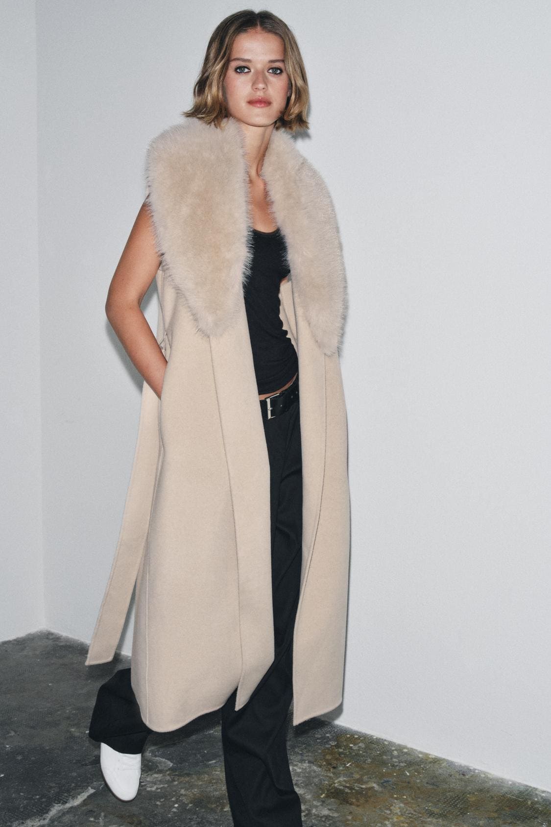 Nuevo chaleco con cuello efecto pelo ZW Collection de Zara