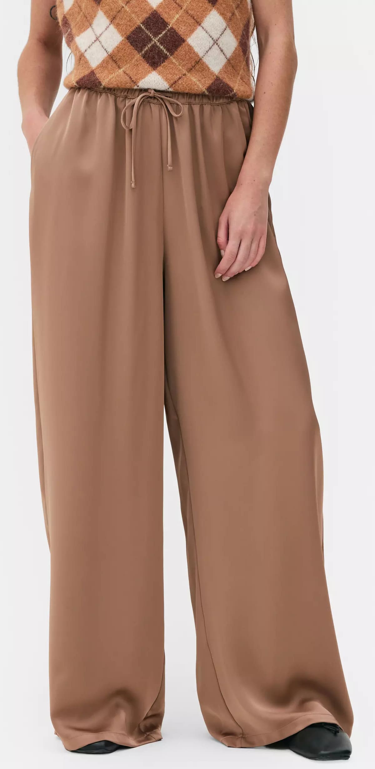 Pantalones de textura plisada de The Edit en Primark