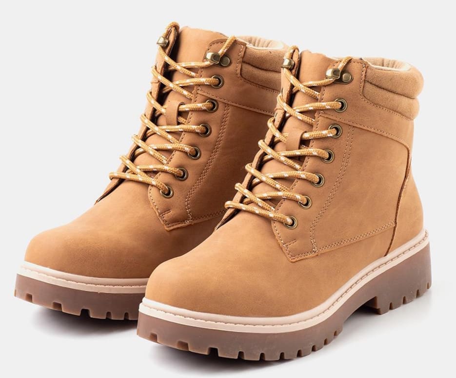 Botas casuales con diseño de montaña
