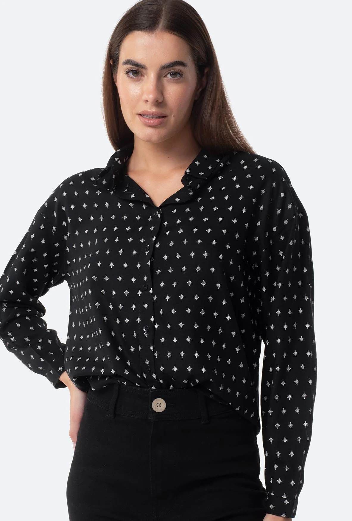 Blusa estampada de manga larga con cuello camisero de Mujer TEX en Carrefour