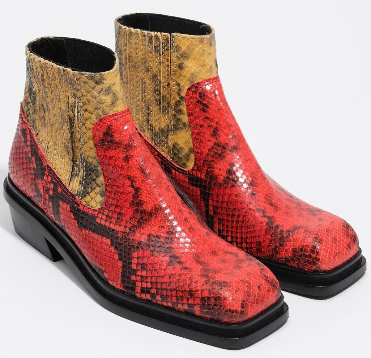 Nuevos botines de piel en print serpiente de Bimba y Lola