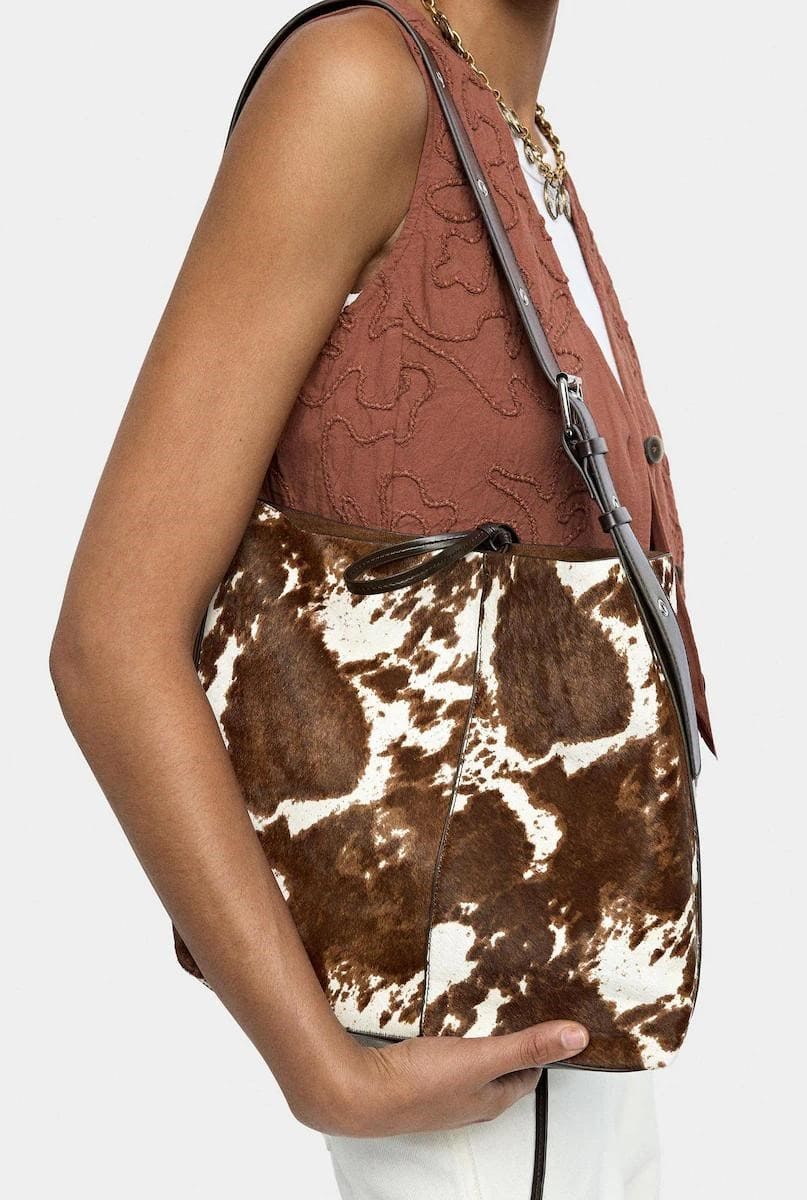 Bolso de hombro de piel grande con estampado animal