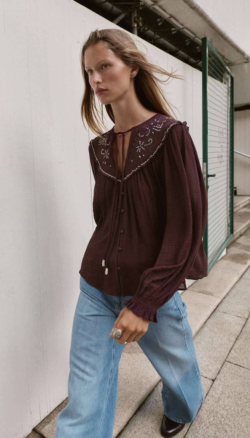 Blusa bordados abalorios de Zara