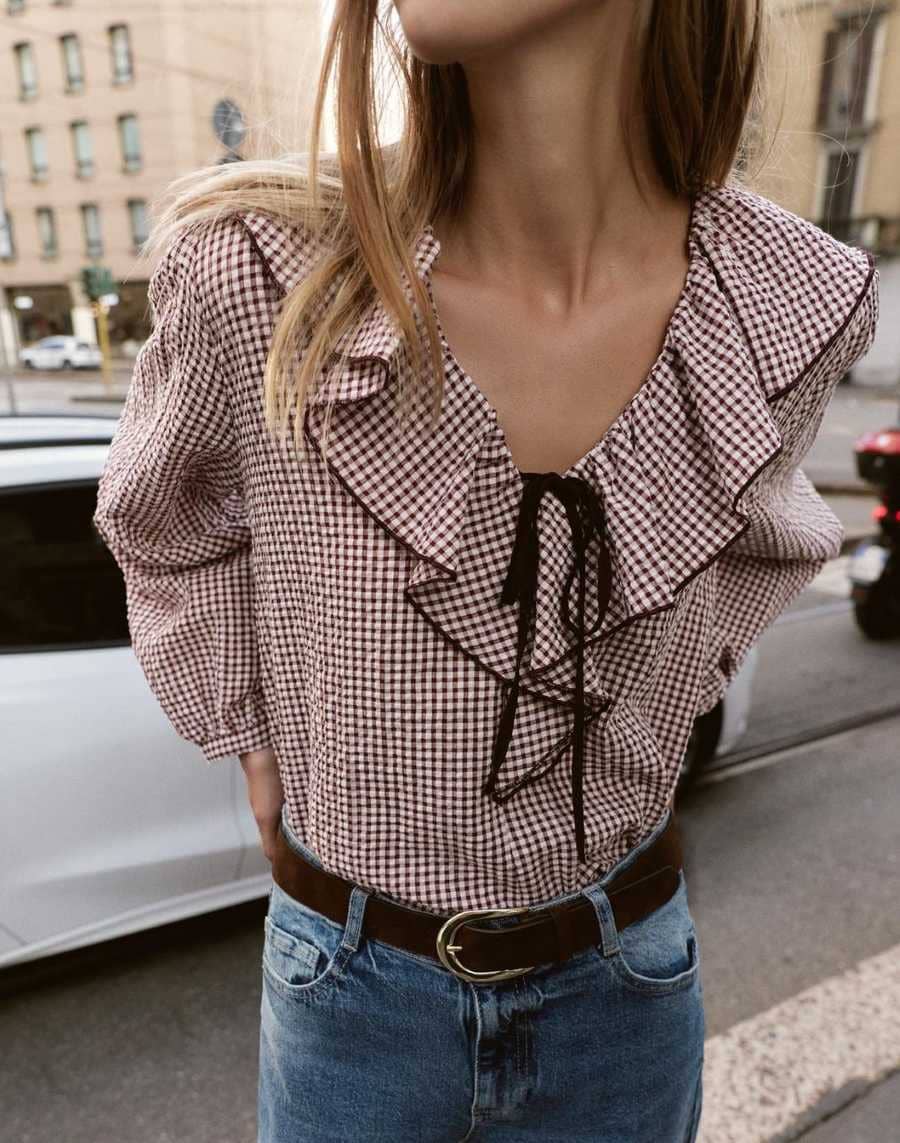 Blusa volantes cuadro vichy de Zara