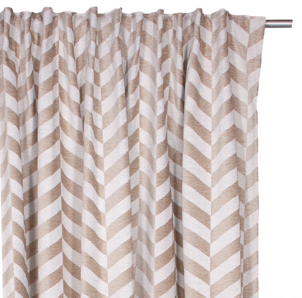 La nueva cortina Magnus beige khol Inspire de Leroy Merlin