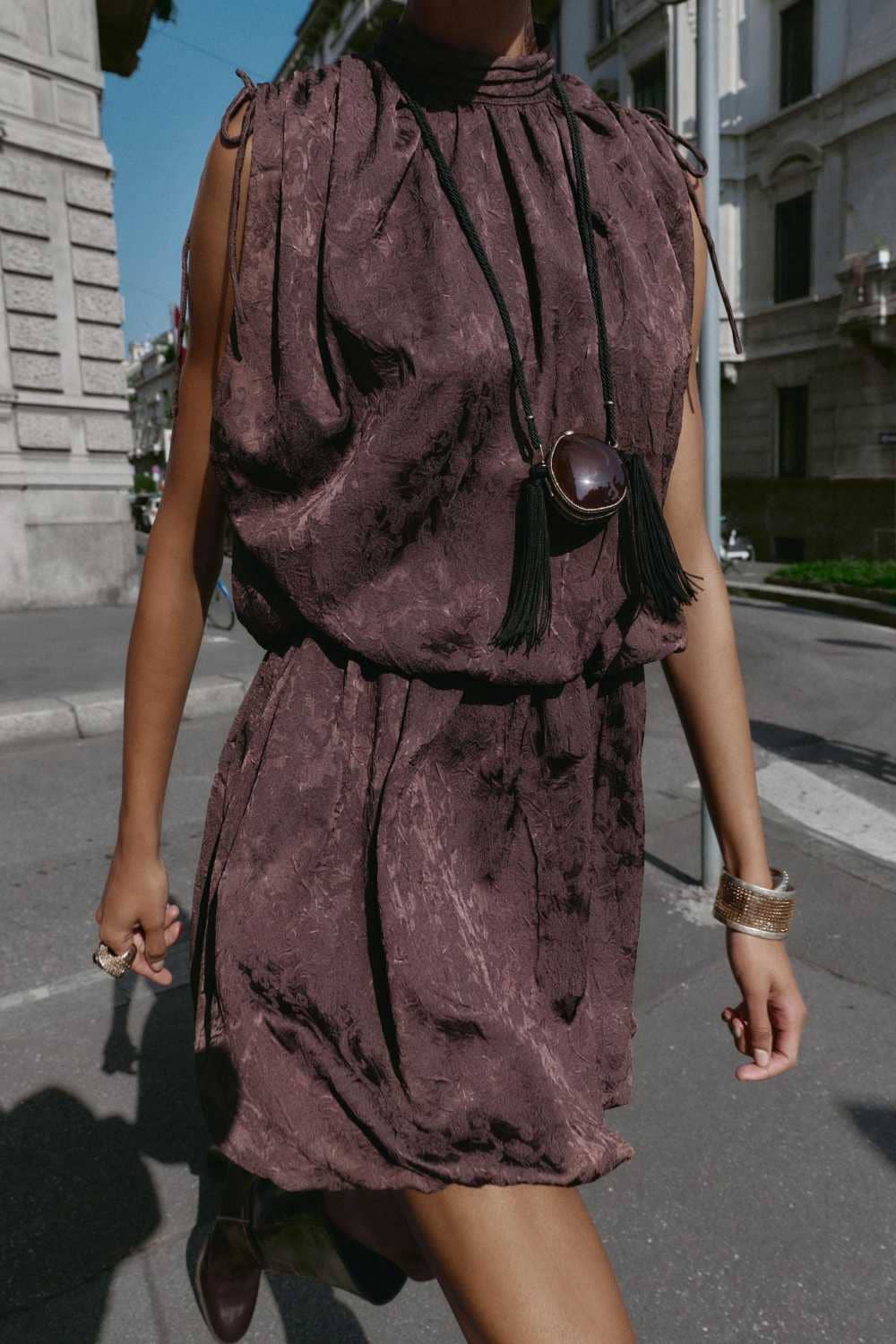 Vestido mini volumen Jacquard de Zara