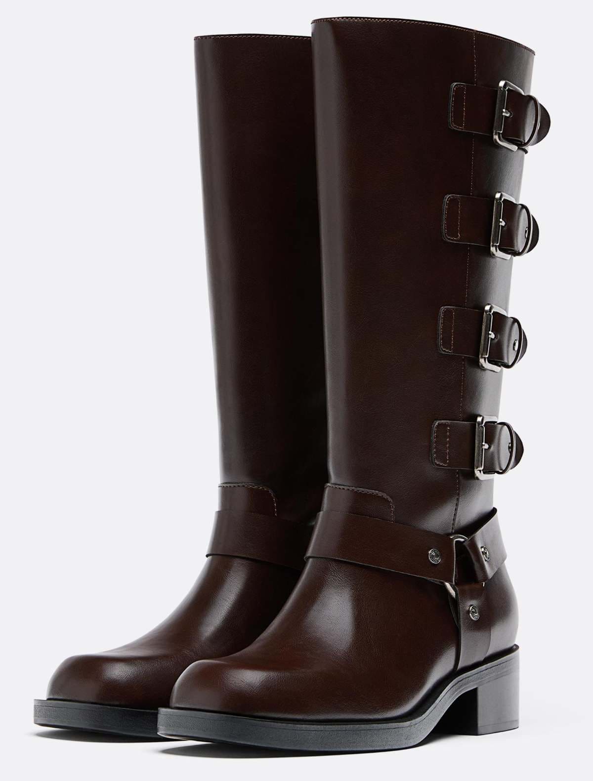 Botas planas biker hebillas de Stradivarius