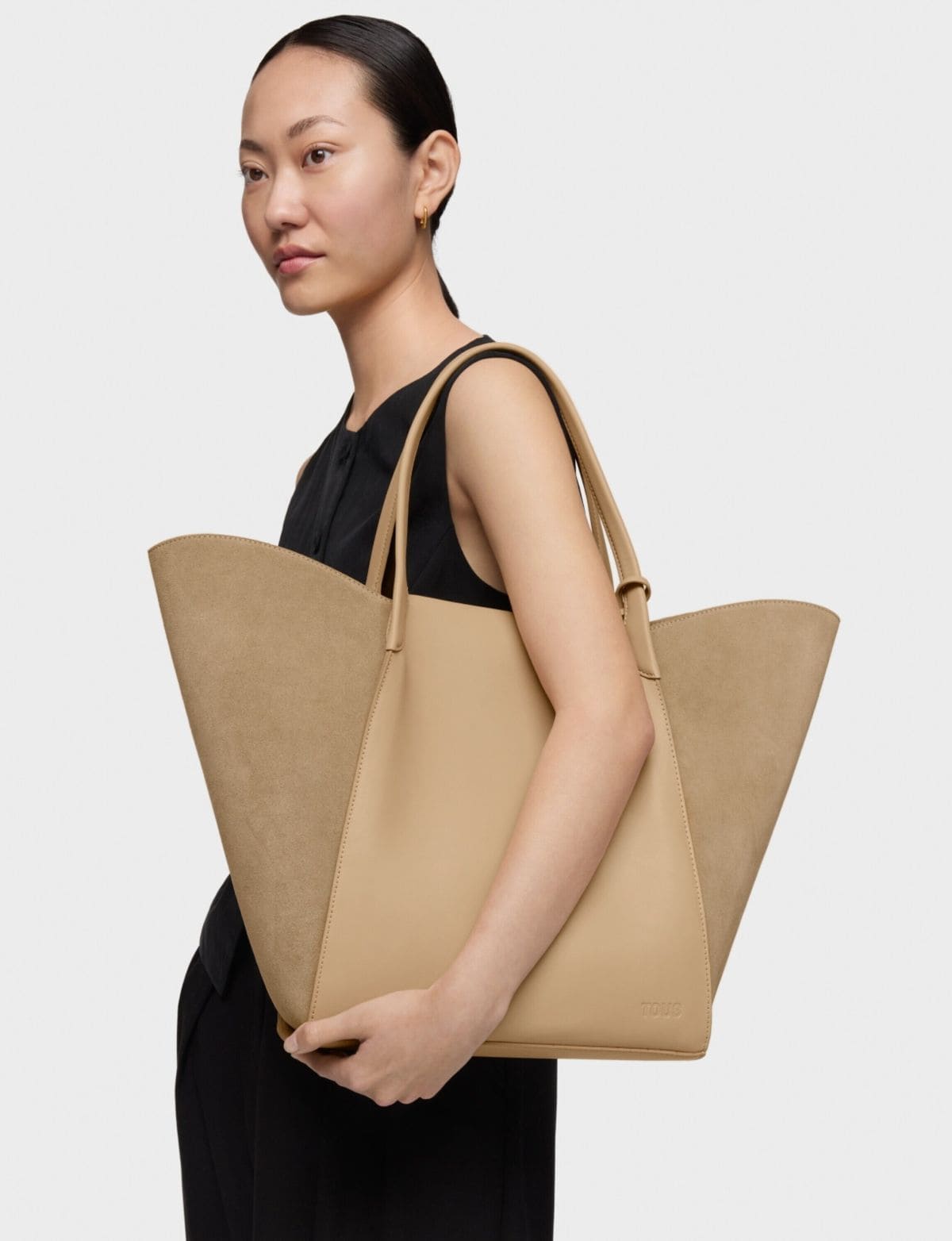 Capazo grande arena de piel TOUS Tulip