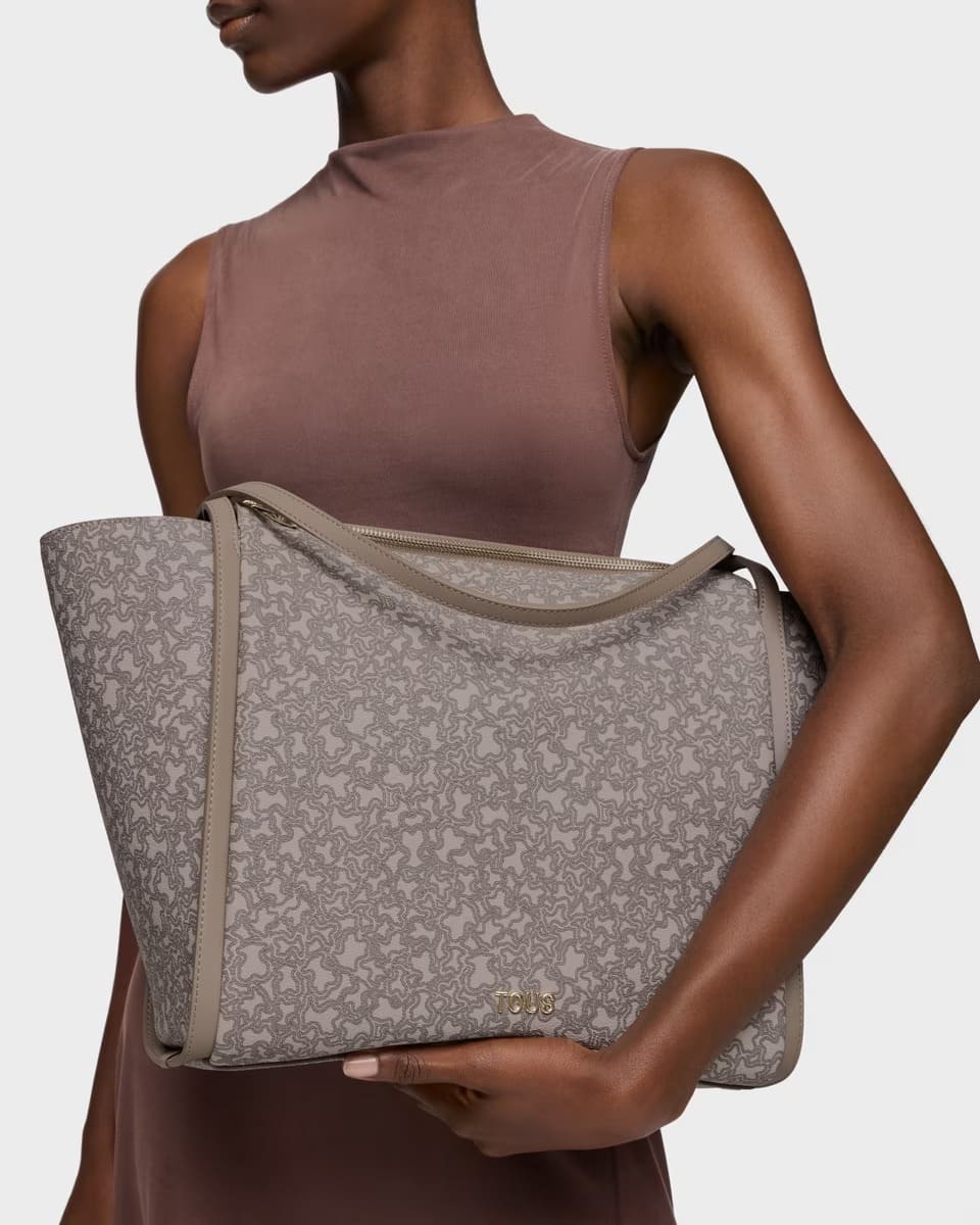 El nuevo bolso capazo grande Topo Kaos Mini Lines de Tous