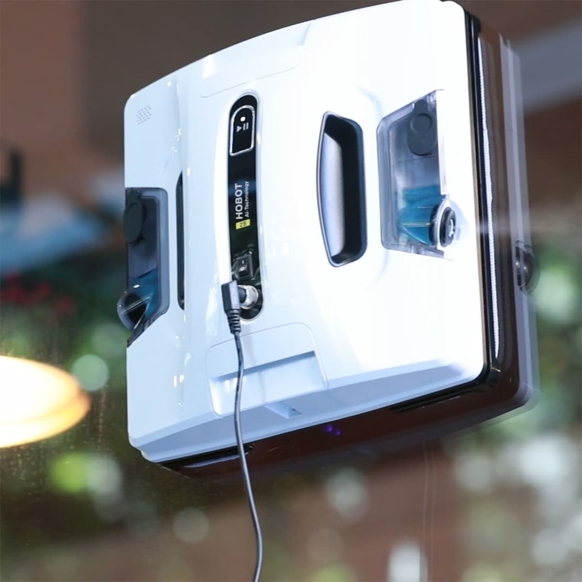 Robot limpiacristales Hobot 2S con doble sistema de pulverización automática en El Corte Inglés