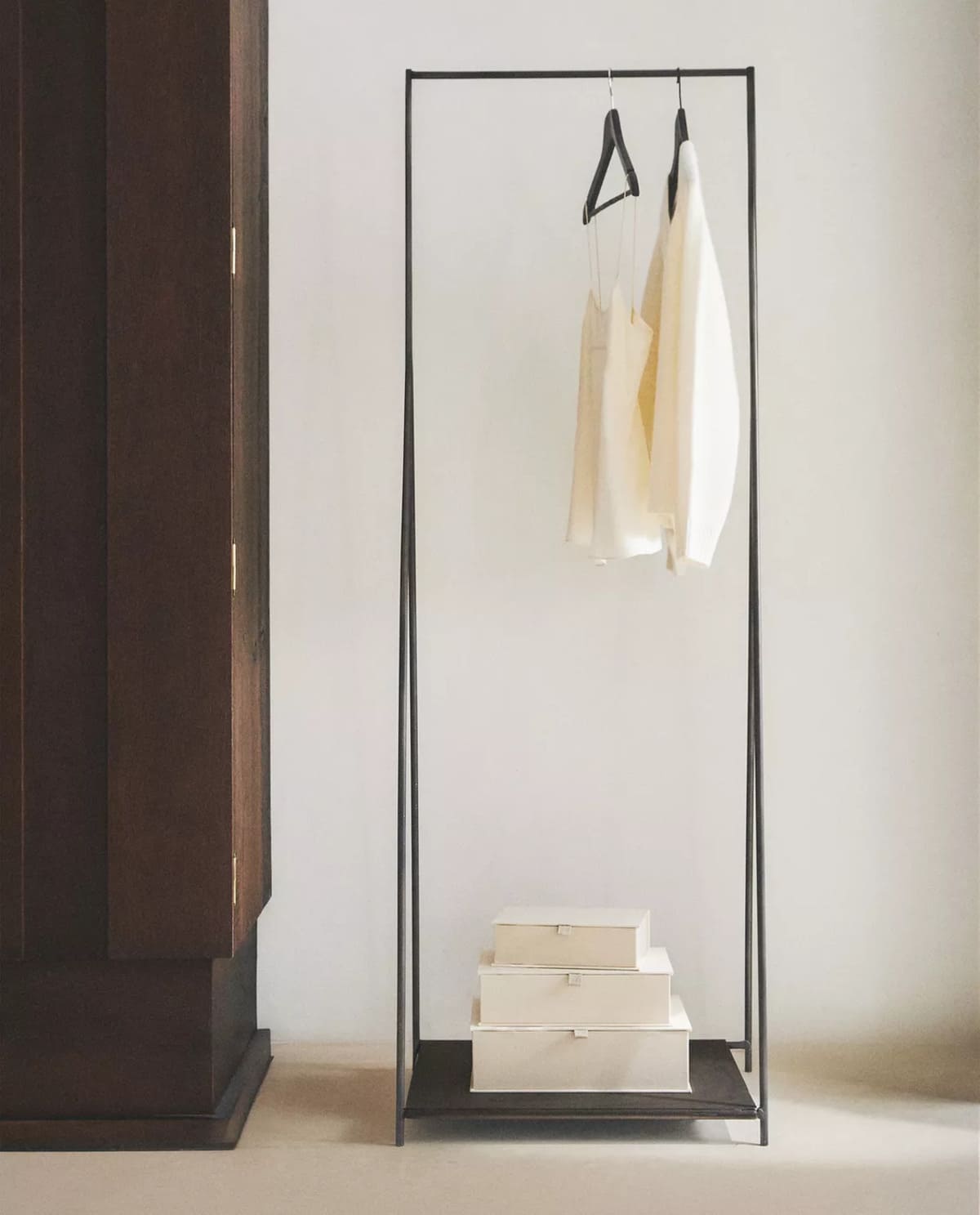 Burro de metal con base