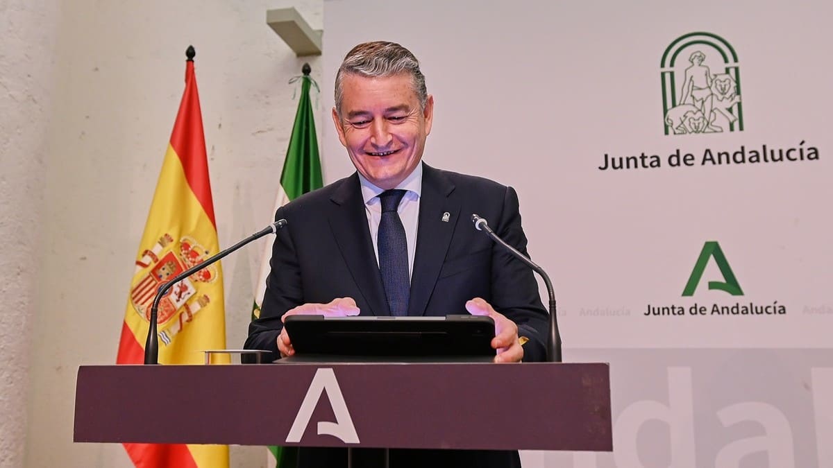 El nuevo consejero de Salud, Antonio Sanz, durante su atención a los medios | Salvador López Medina