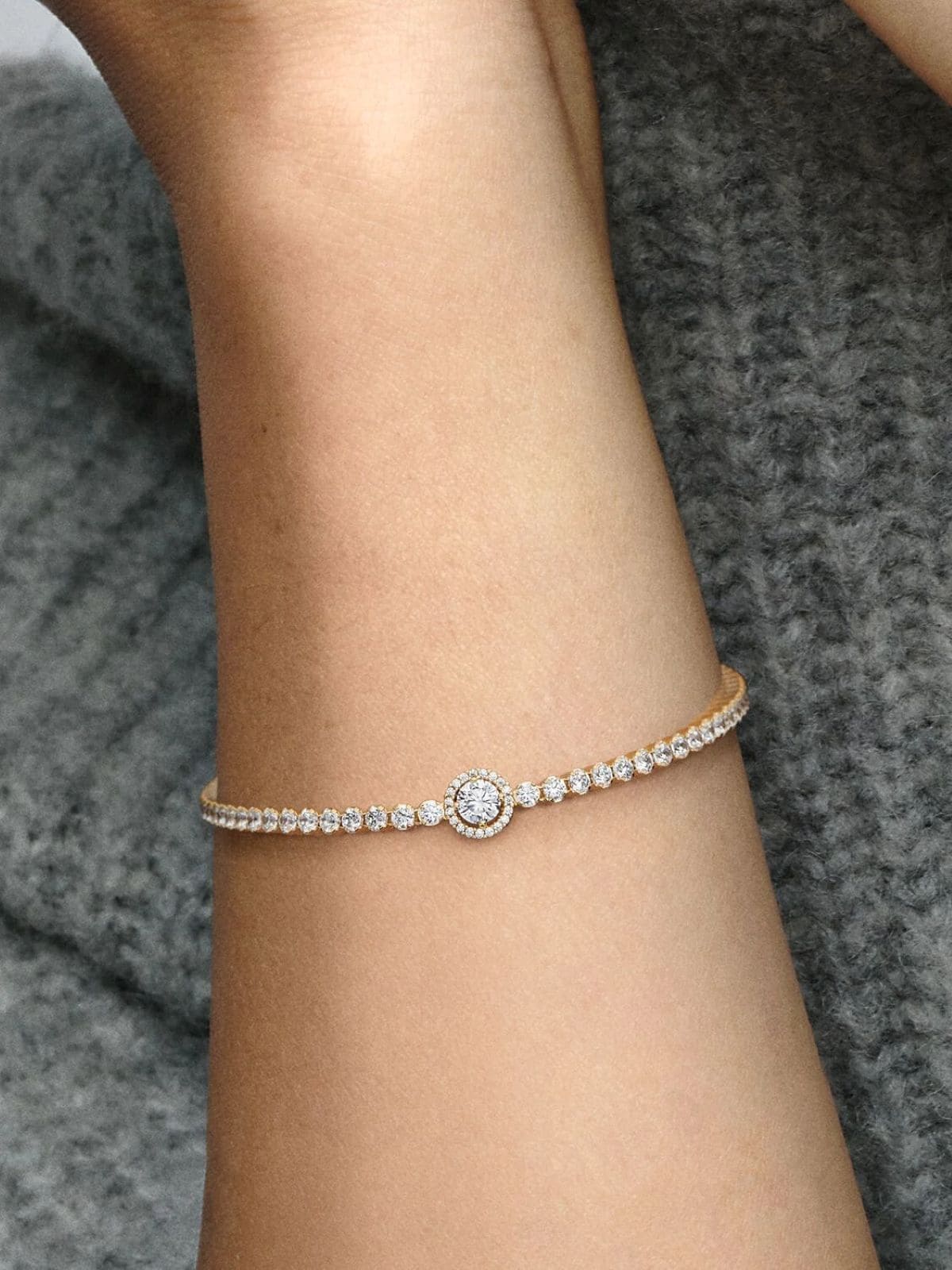 Pulsera de tenis halo brillante de Pandora