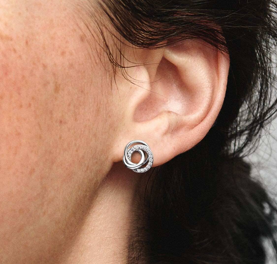 Pendientes de Botón Familia Unida para Siempre de Pandora