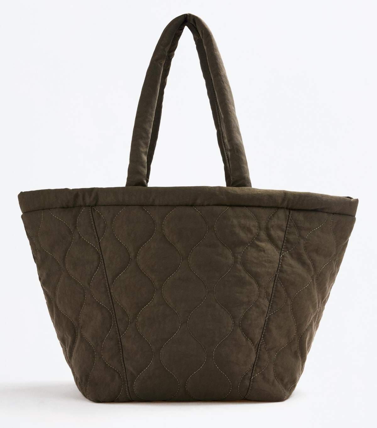 Bolso shopper nailon acolchado de Lefties