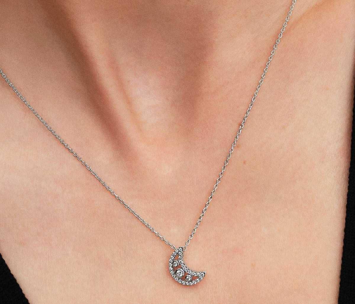 Conjunto de Regalo Collar y Pendientes Luna de Pandora