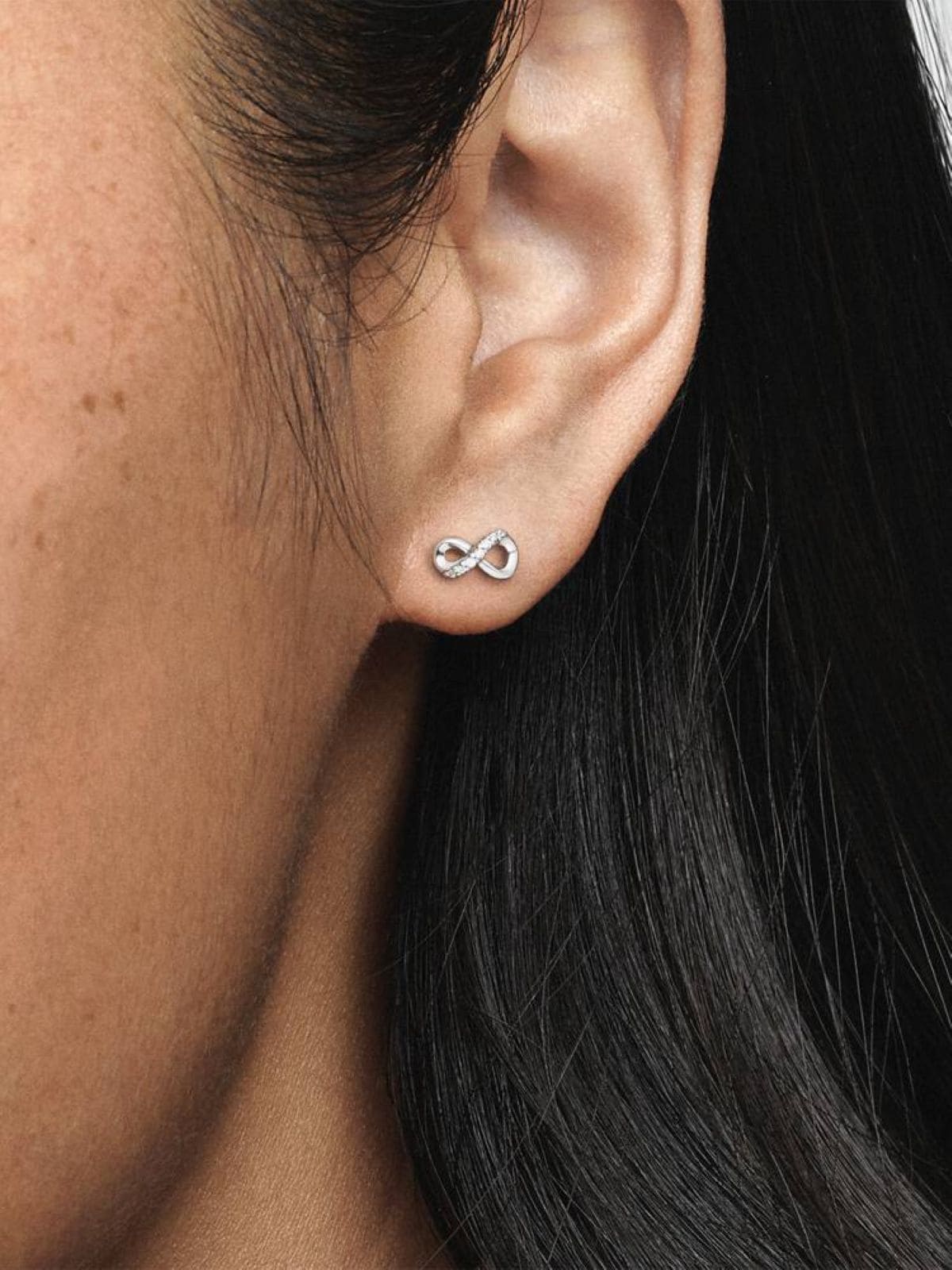 Pendientes de botón Infinito Brillante de Pandora