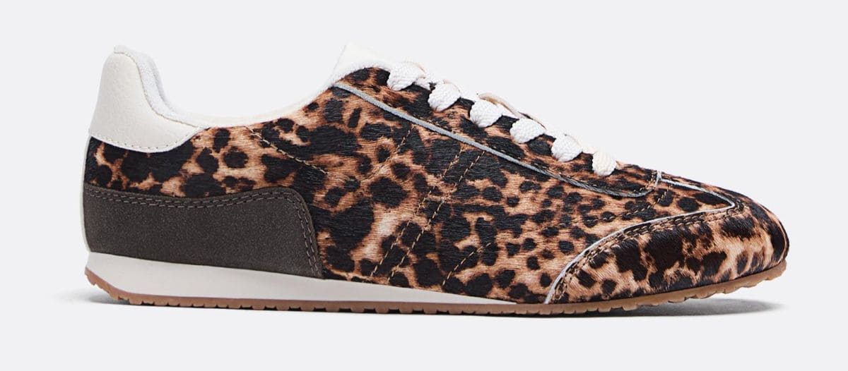 Zapatillas piel pelo print leopardo de Stradivarius