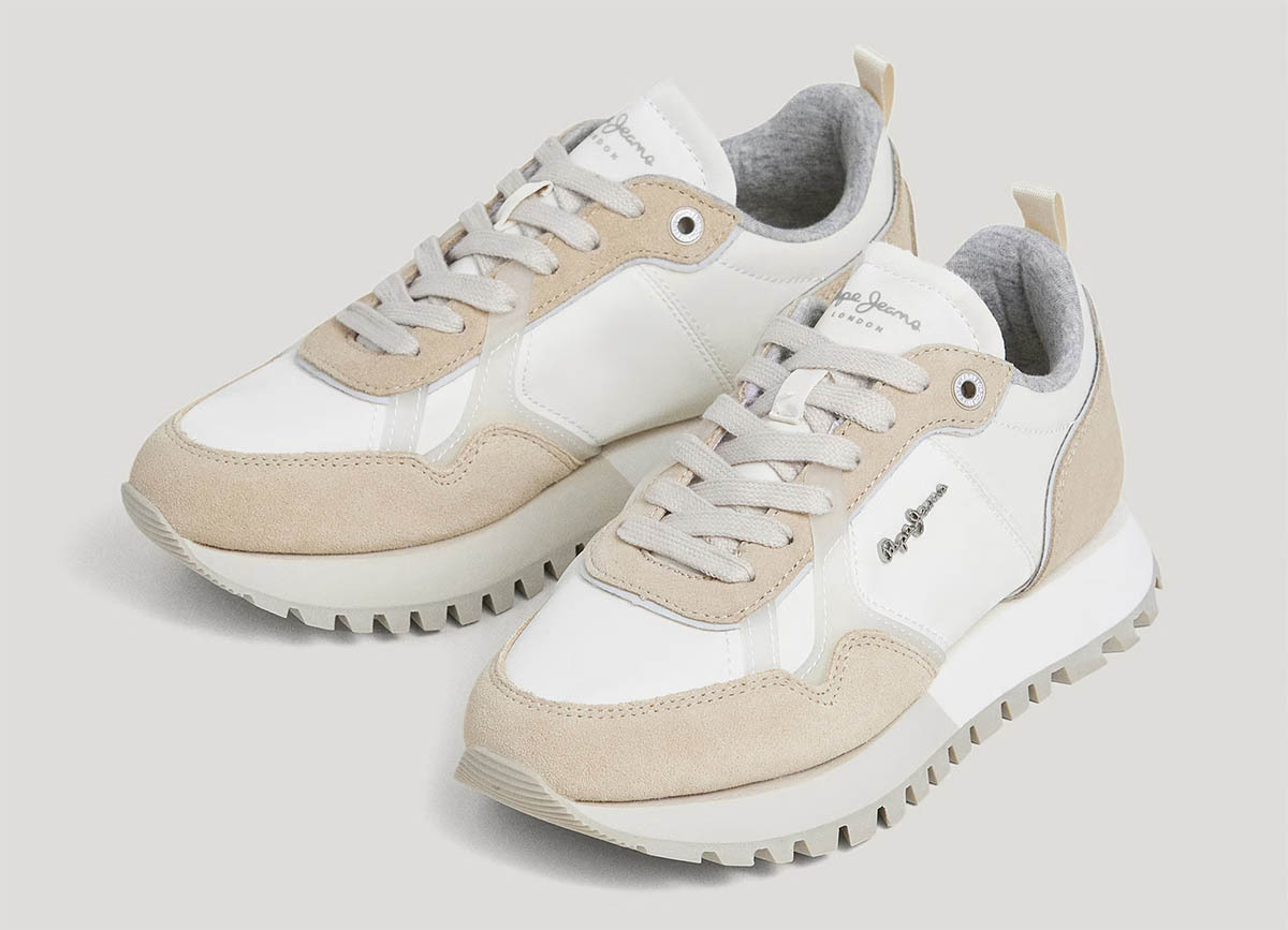 Zapatillas running de mujer con detalles en ante