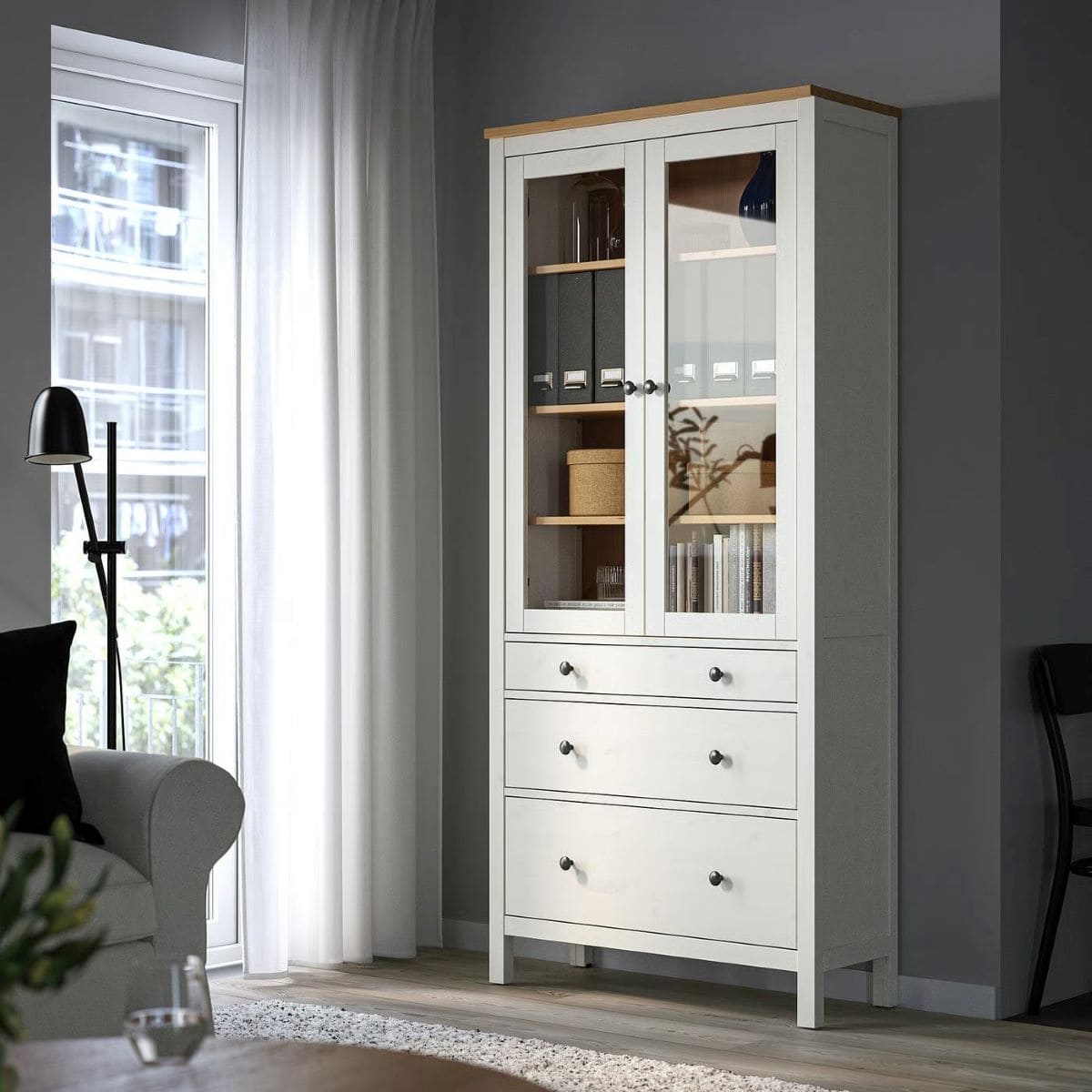 Vitrina con cajones HEMNES