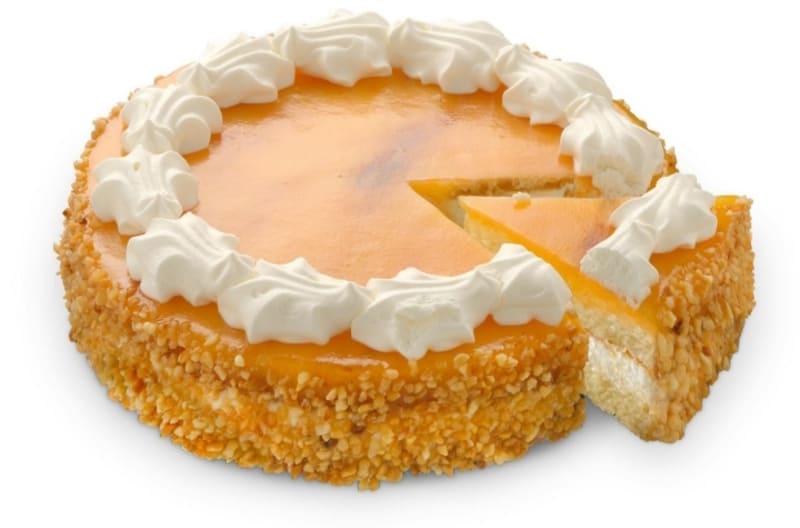 Tarta San Marcos rellena con nata Hacendado