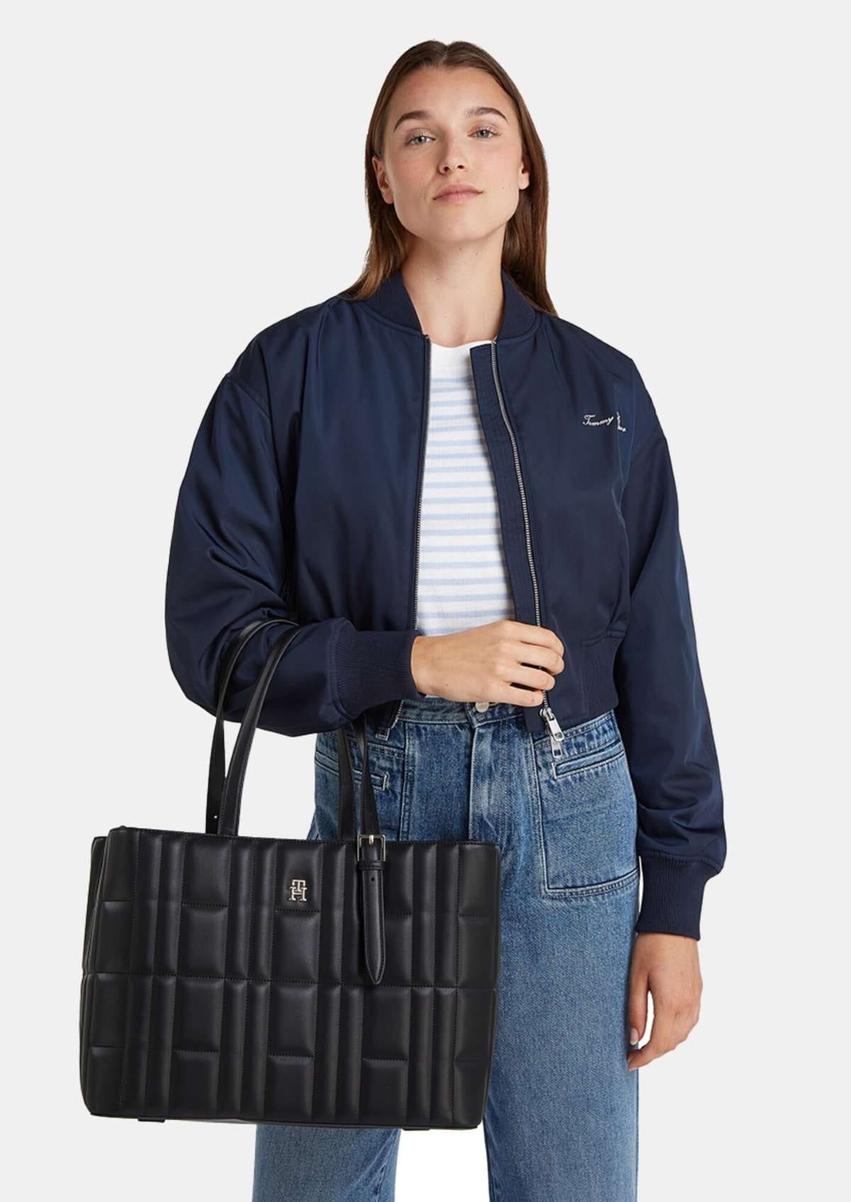 Tommy Hilfiger Bolso estilo tote con diseño acolchado en color negro en El Corte Inglés