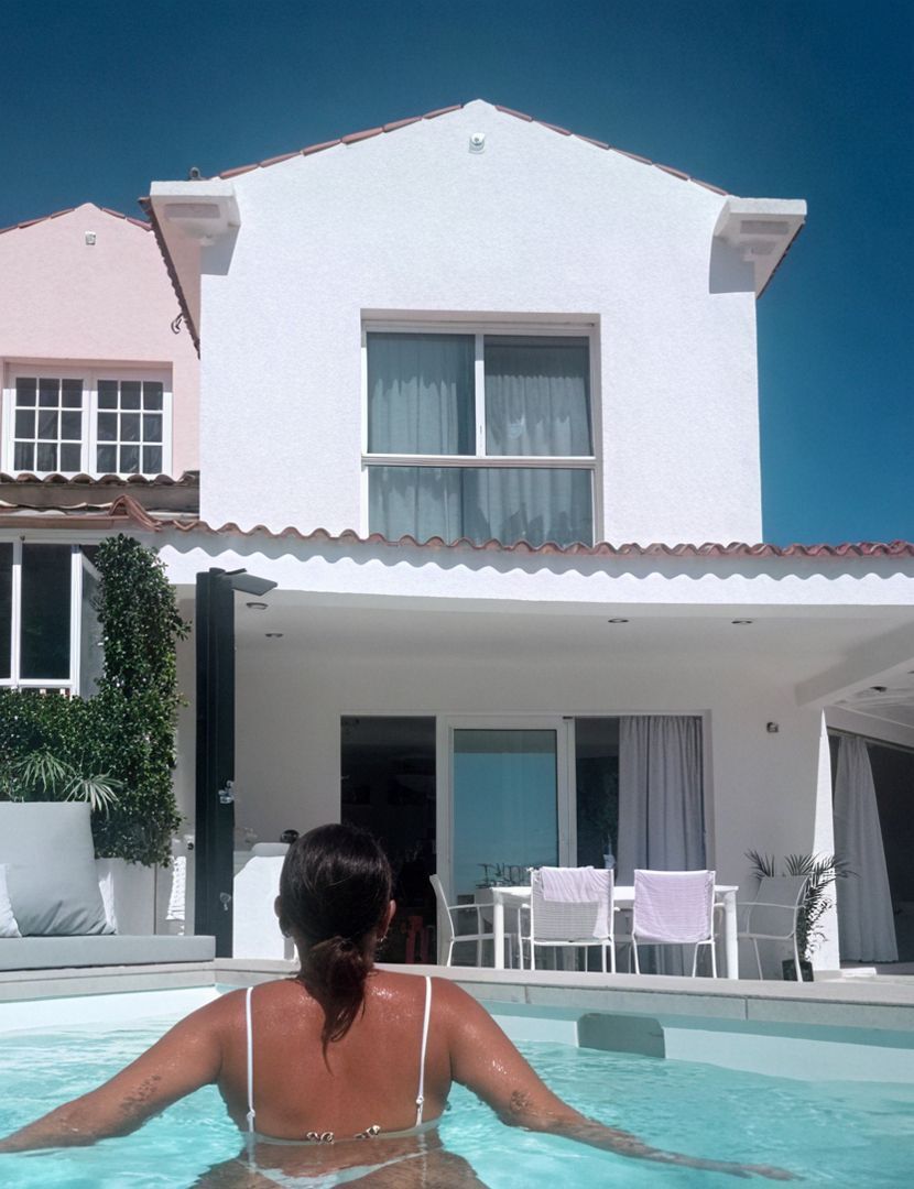 Anabel Pantoja en la piscina de Villa Panto