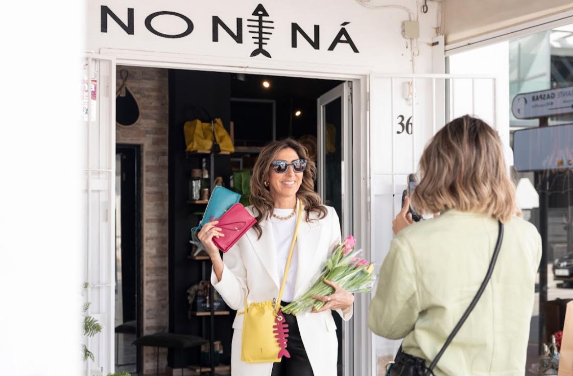 Paz Padilla posa junto a su firma de moda Nonina