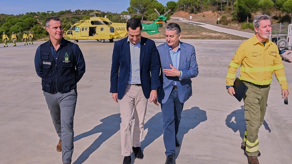 Moreno y Sanz conversan durante la visita | Salvador López Medina