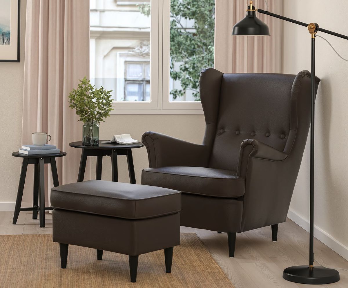 Sillón orejero de la serie STRANDMON de Ikea