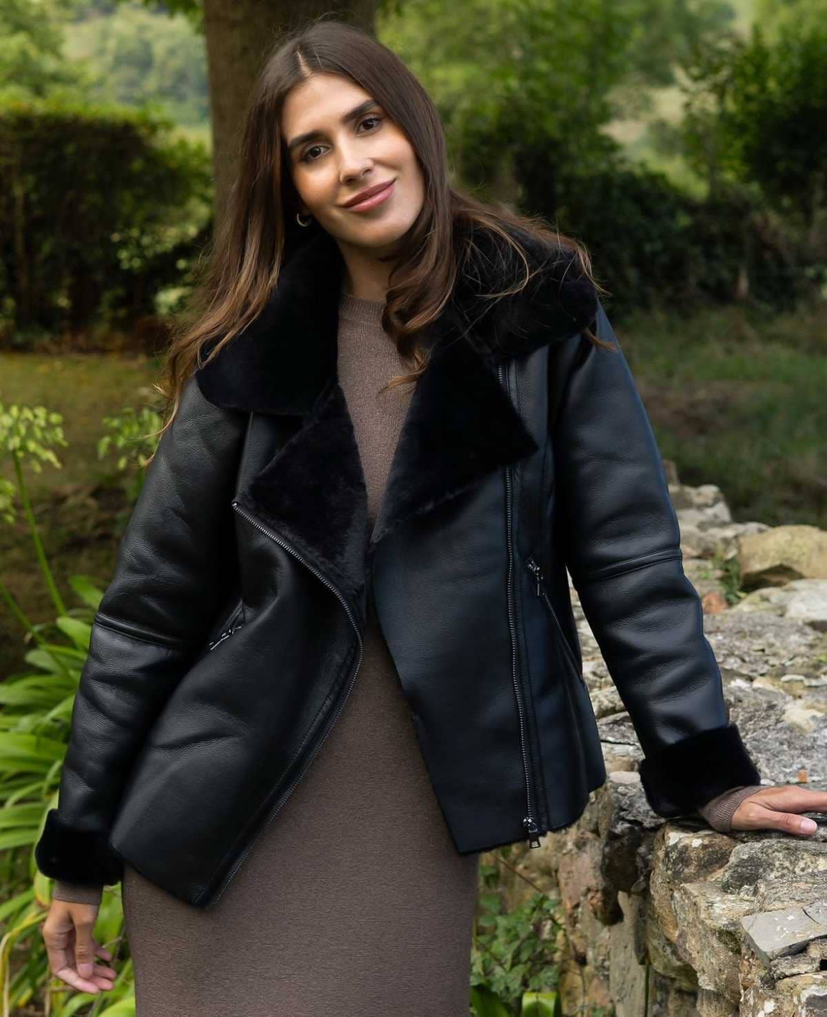 Cazadora con cierres de cremallera y forro de pelito de Mujer Colección Mery Turiel para TEX en Carrefour