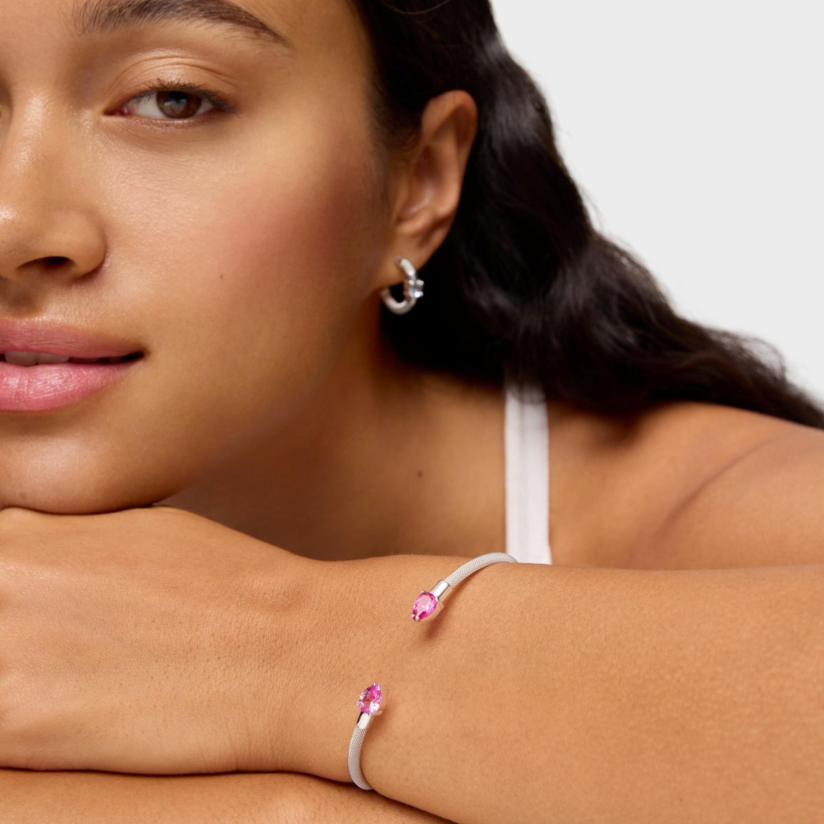 Pulsera esclava de plata y gemas creadas en laboratorio TOUS Mesh LGG