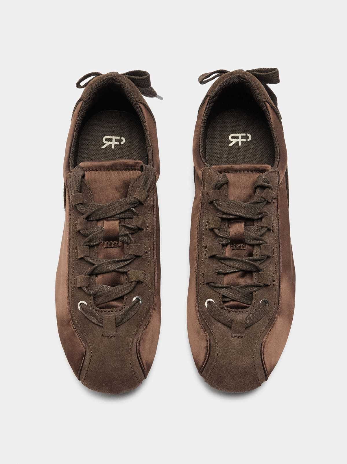 Zapatillas con piel monocromáticas de Parfois