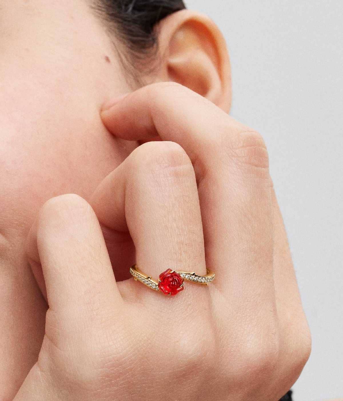 Anillo Rosa Encantada de La Bella y la Bestia de Disney de Pandora