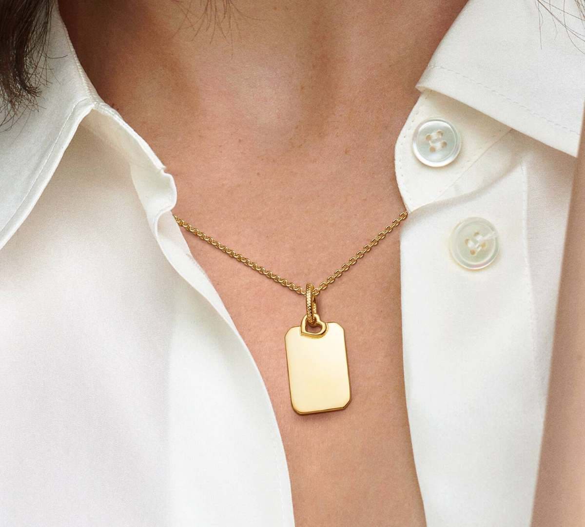 Colgante Etiqueta Rectangular Grabable de Pandora