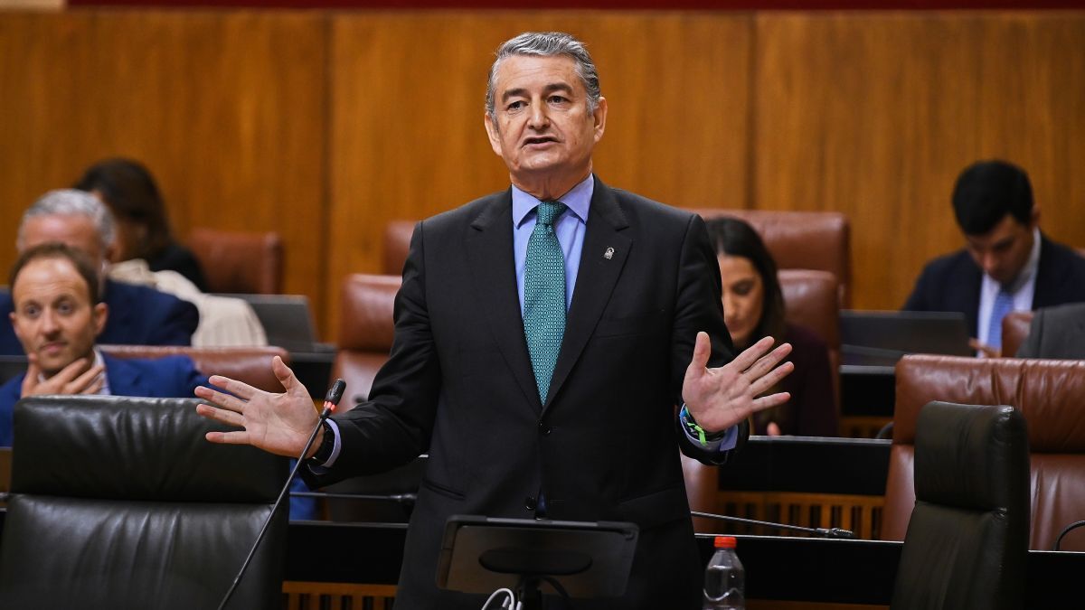 Antonio Sanz en el Parlamento | Salvador López Medina