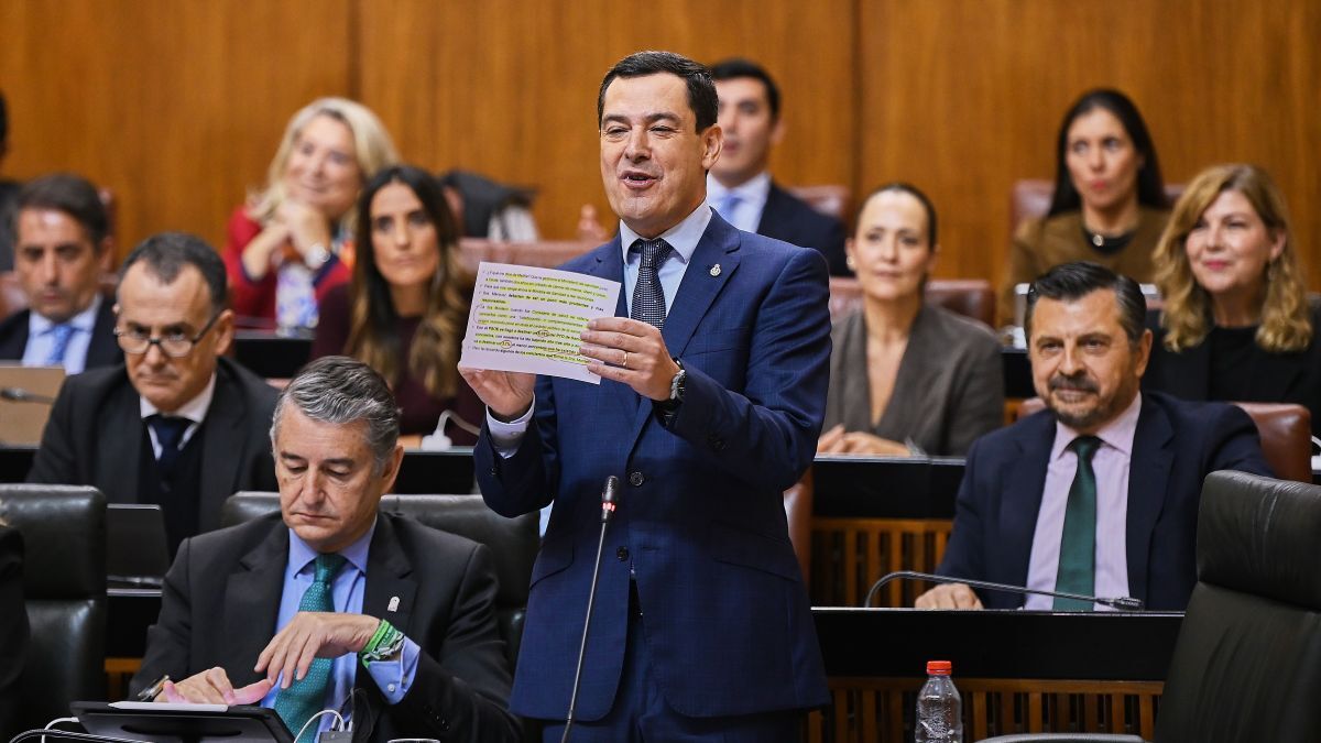 Juanma Moreno en el Parlamento | Salvador López Medina