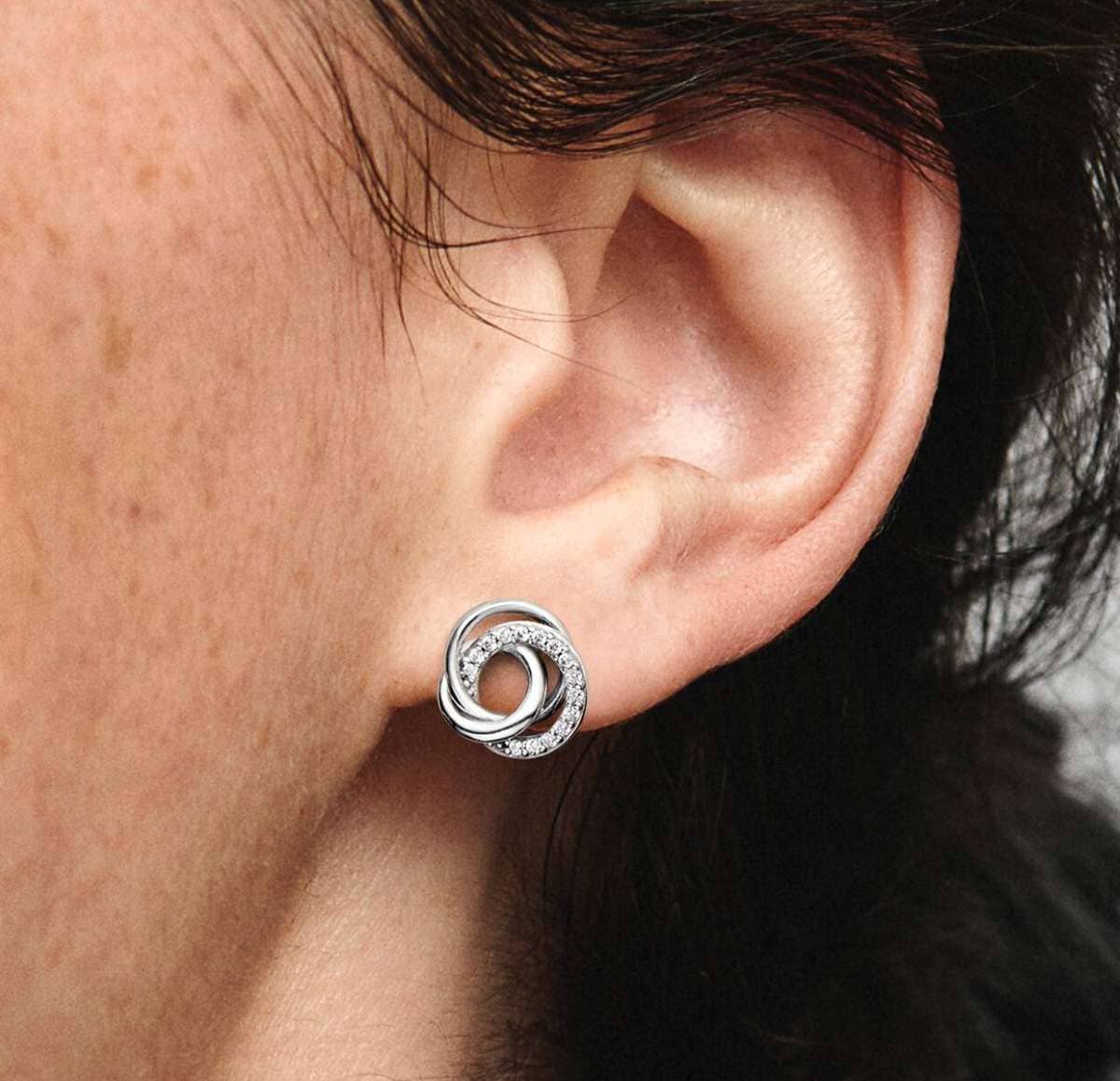 Pendientes de Botón Familia Unida para Siempre de Pandora