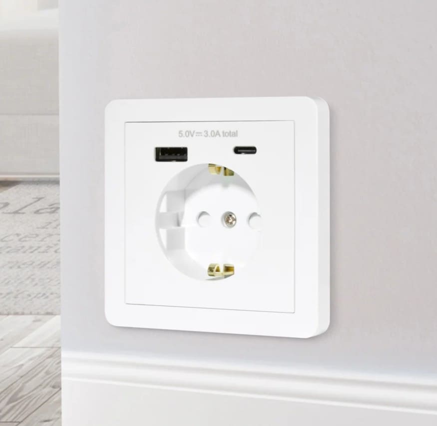 Enchufe con doble entrada