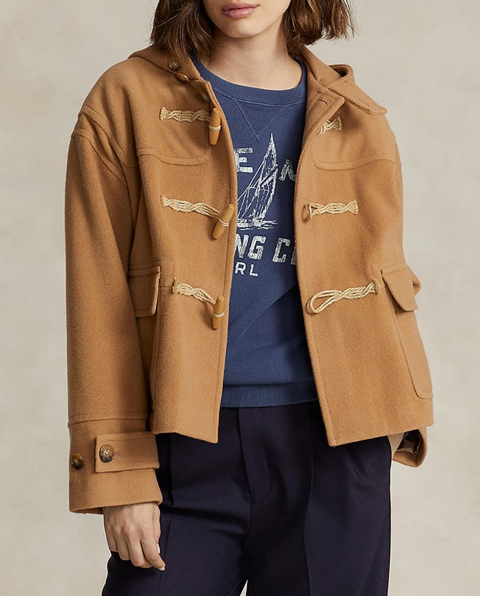 Abrigo de paño con capucha y bolsillos