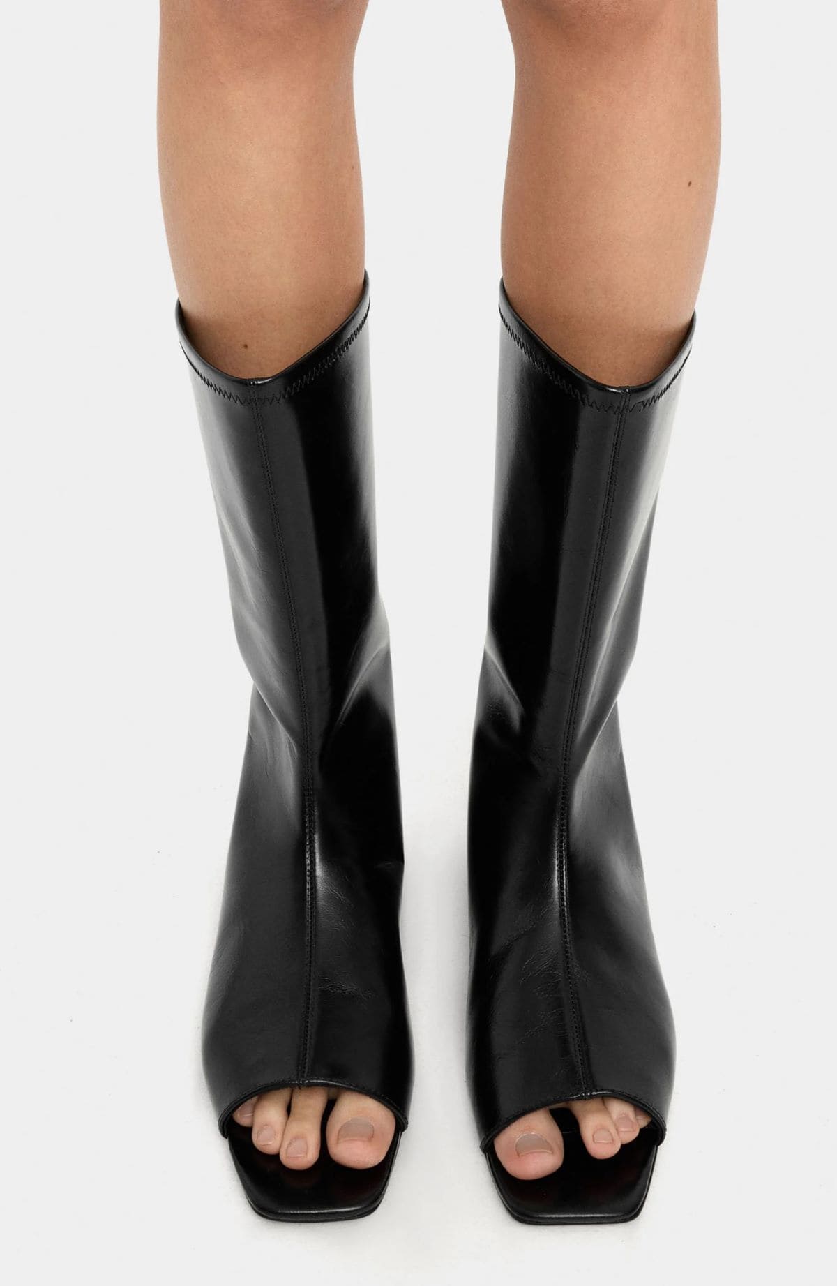 Botines de piel con punta abierta